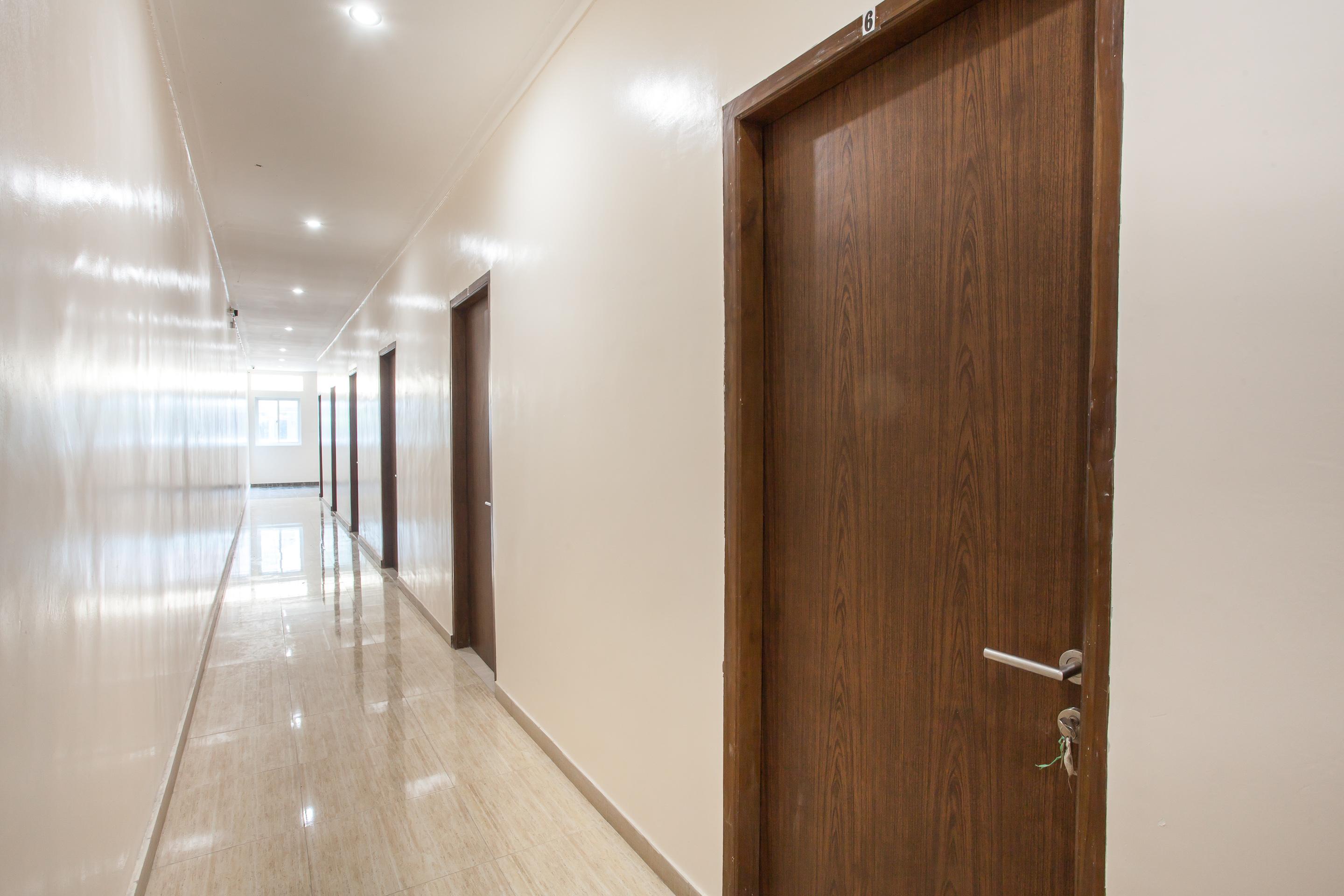 Super Oyo Capital O 134 Lg Residence Surabaya Exterior photo