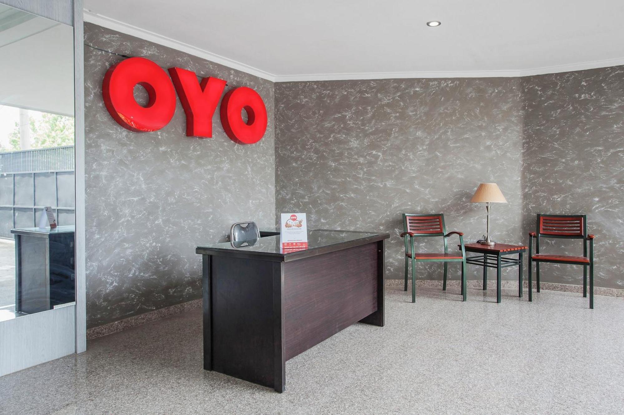 Super Oyo Capital O 134 Lg Residence Surabaya Exterior photo